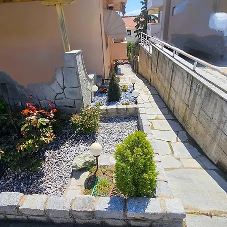 Elia * Kavala