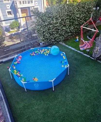 Semesterbostad Elia *