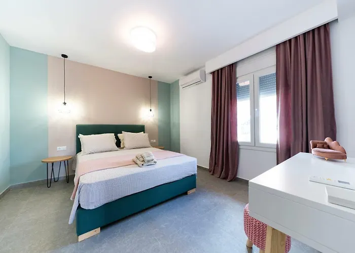 Elia Semesterbostad *